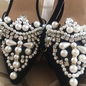 Black shoes heels with diamonds and pearls